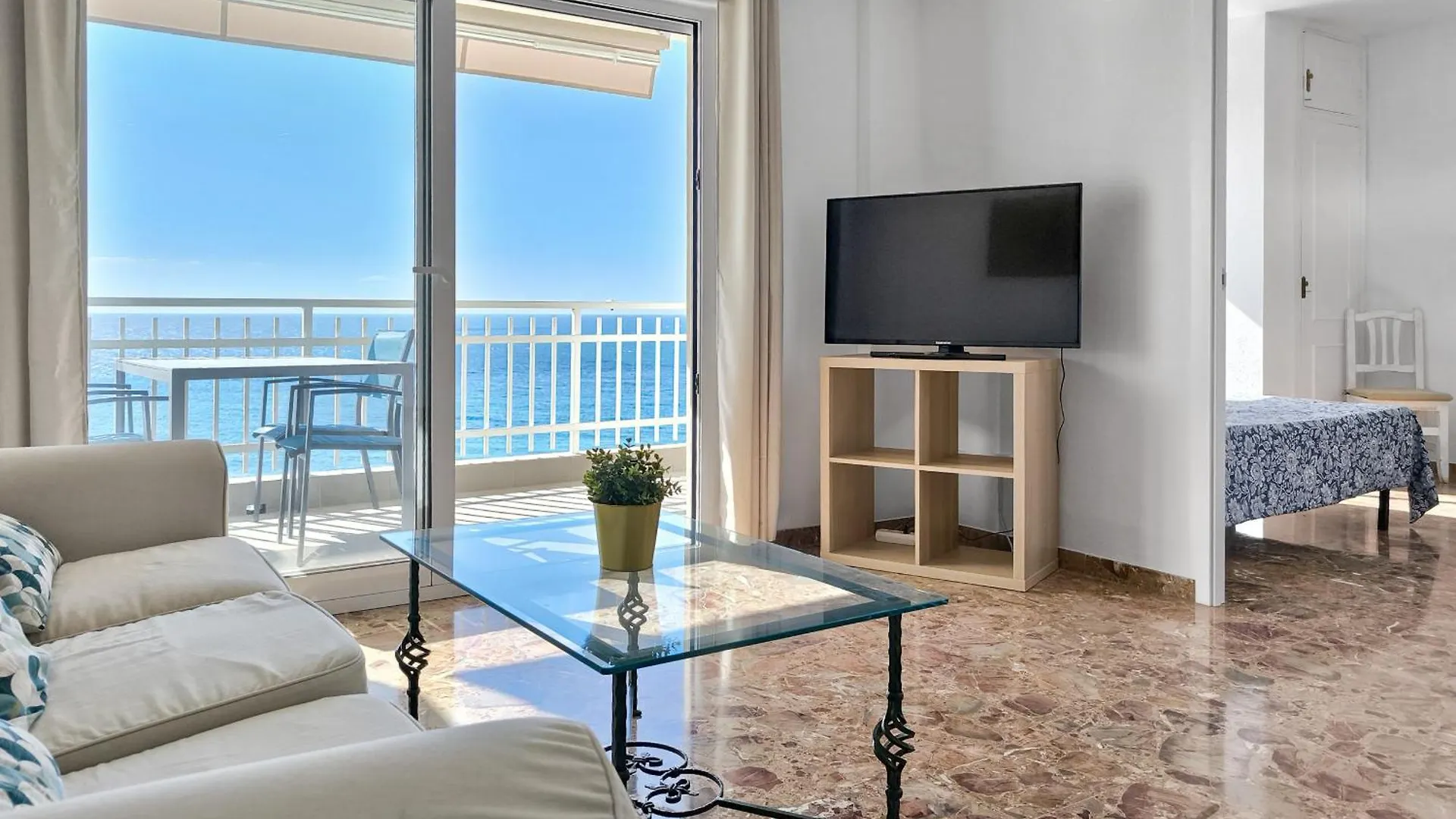 פואנגירולה Apartamento Niza Playa I ספרד